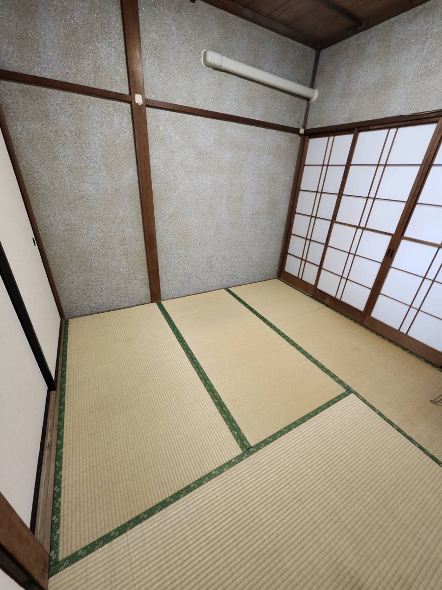 和室4.5畳 — こぢんまりとした畳の個室